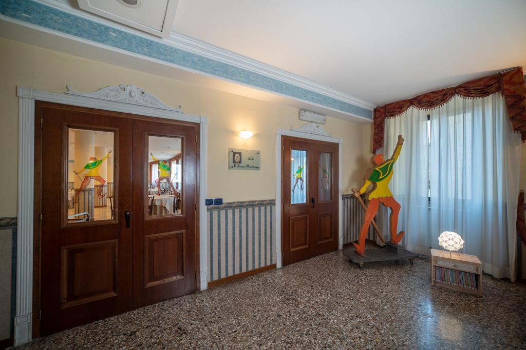 Hotel Italia & Lombardi モンテフィアスコーネ エクステリア 写真