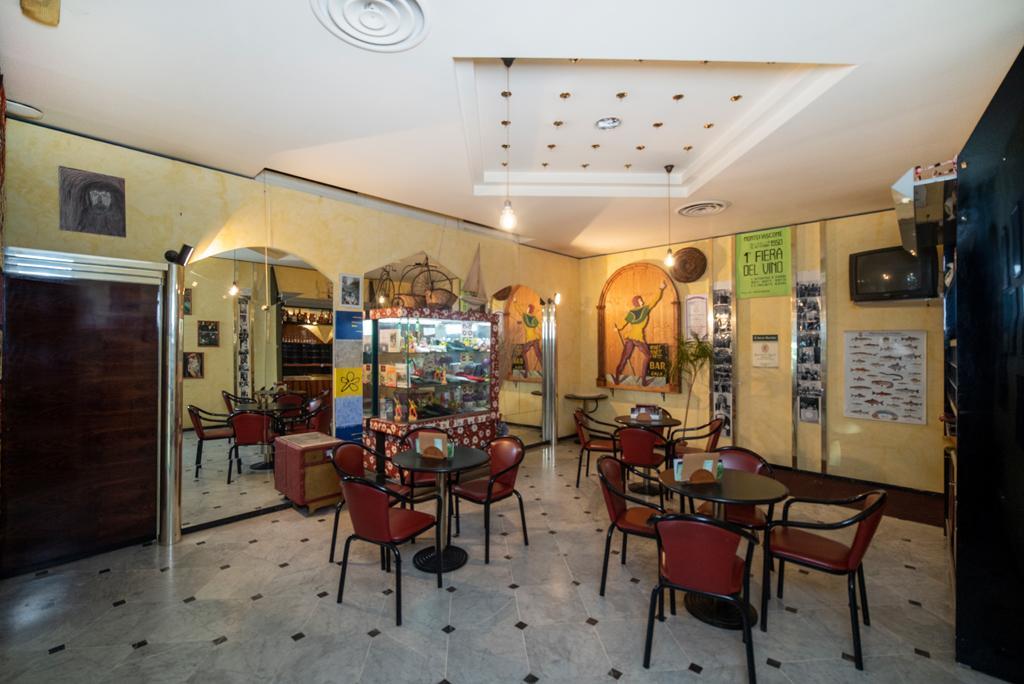 Hotel Italia & Lombardi モンテフィアスコーネ エクステリア 写真